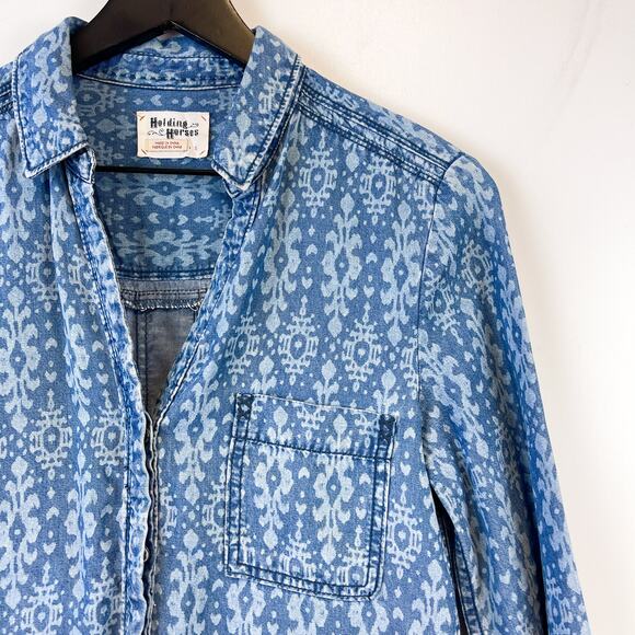 Holding Horses Anthropologie Size 0 Button Down Shirt Lyocell Blue Print - Picture 2 of 11
